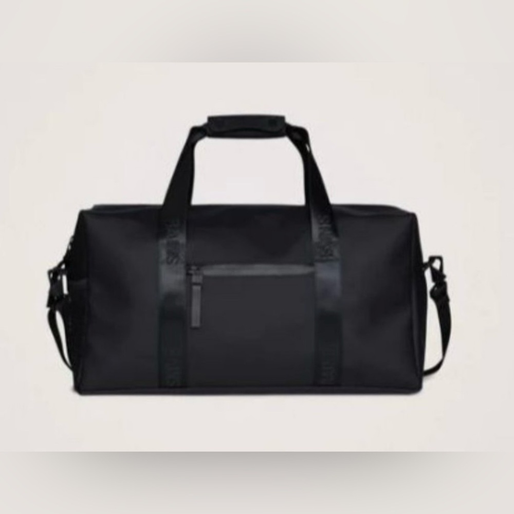 NWT Rains Trail Gym Bag Black Waterproof PU Fabric Mid Size